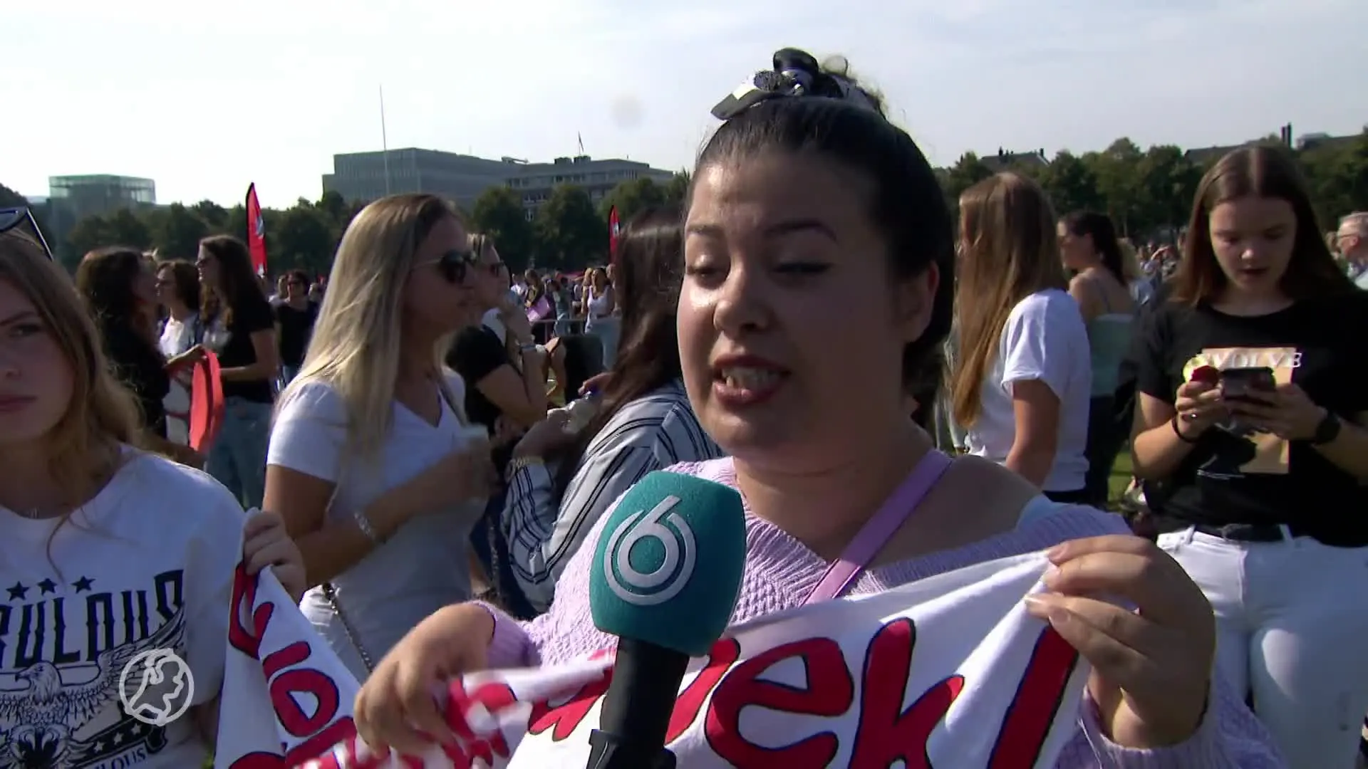 Kinderopvangprotest in festivalsfeer op Malieveld Den Haag
