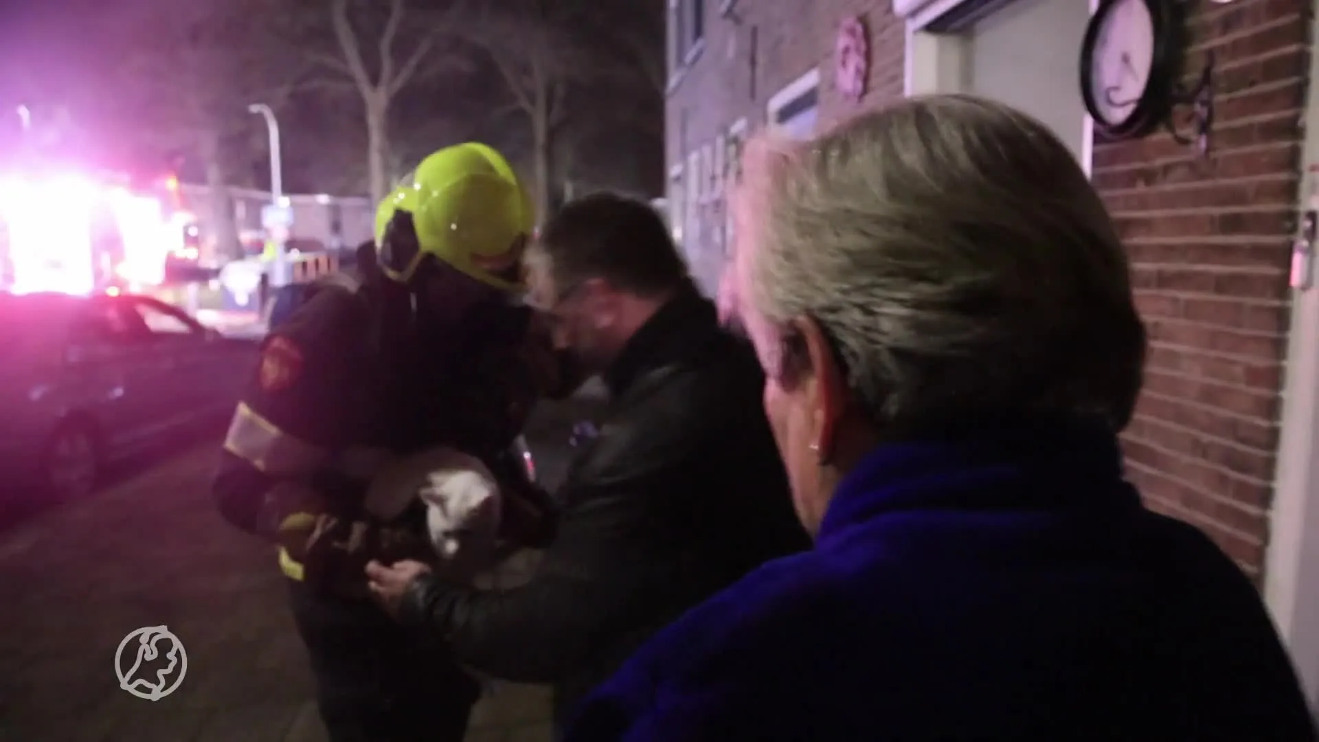 Grote uitslaande brand verwoest woning in Haarlem