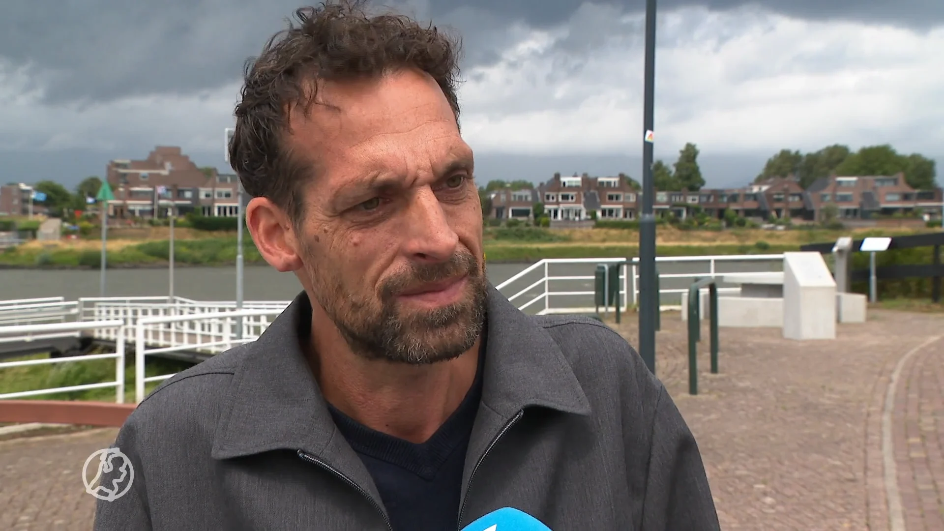 Henks zus werd vermoord door haar man, daarom ontwierp hij een monument voor femicide-slachtoffers