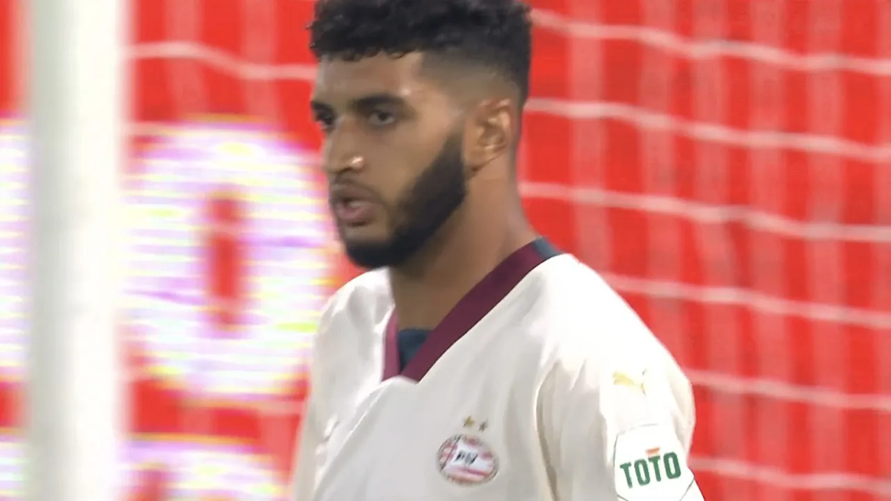 KANS: Saibari verzuimt te scoren na goede pass Veerman