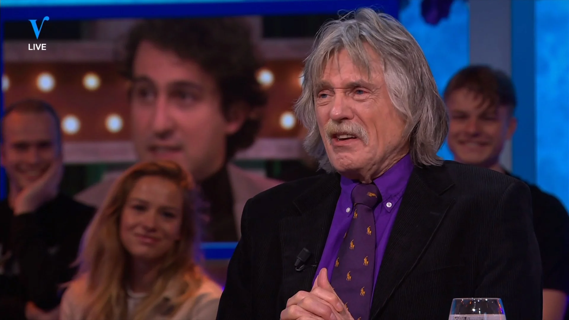 Johan ziet fluitende demonstranten: 'Er zijn altijd gekken di...