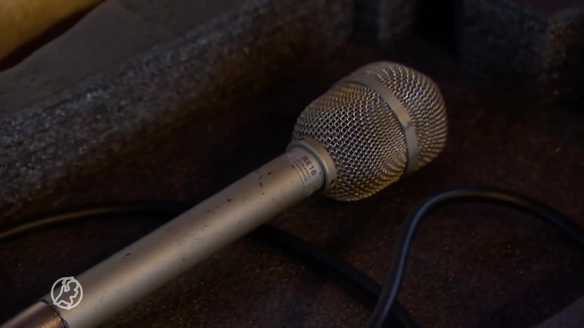 Megafans houden kerkelijke herdenkingsdienst voor Elvis