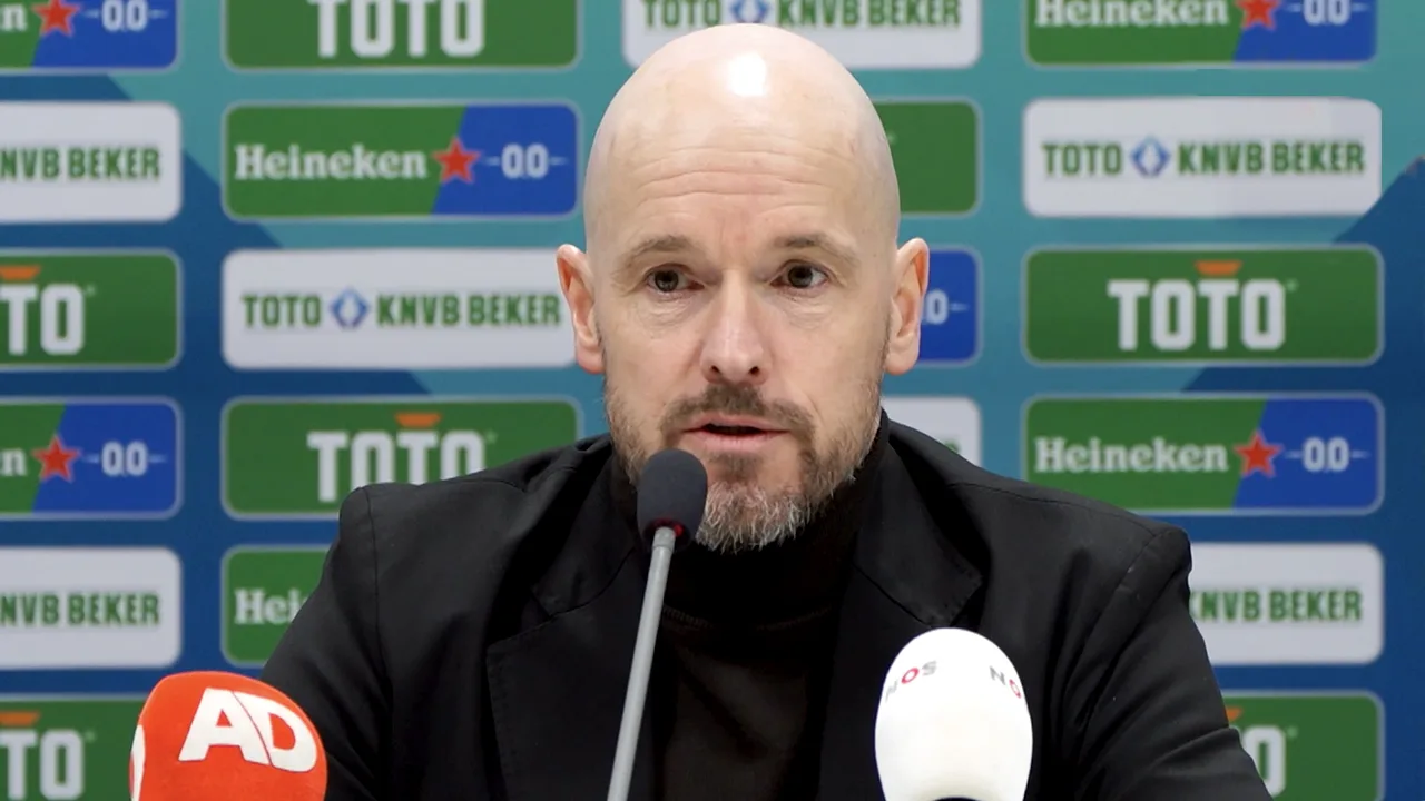 Ten Hag reageert op Ruiter-gerucht als oplossing voor keepersprobleem