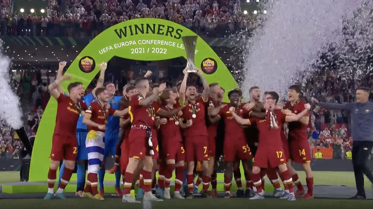 AS Roma houdt Conference League-beker de lucht in