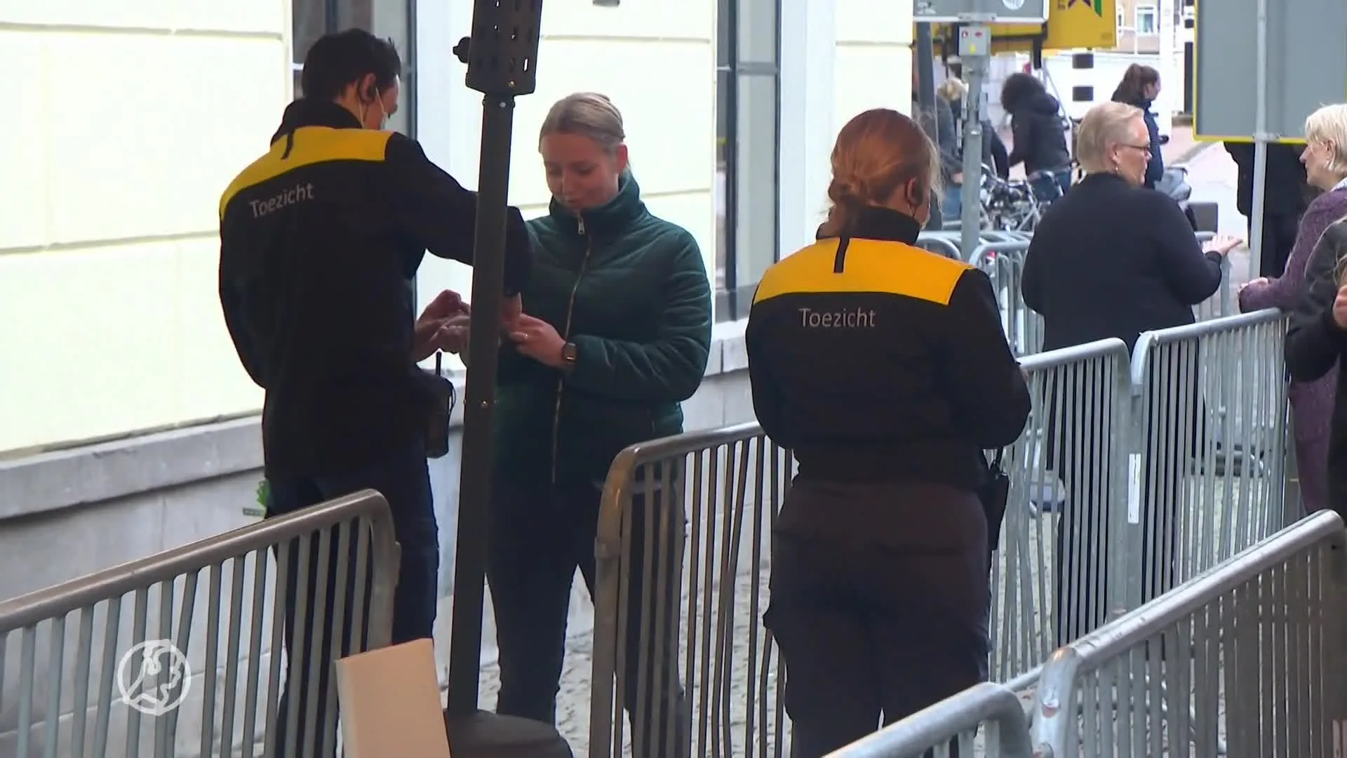 Kabinet wil nog deze maand van laatste coronaregels af