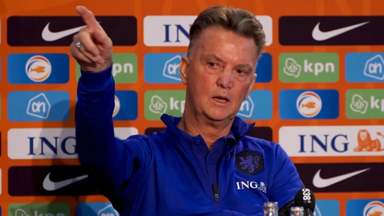 Van Gaal waarschuwt Valentijn: 'Dat moet je niet in je kolommetje schrijven'