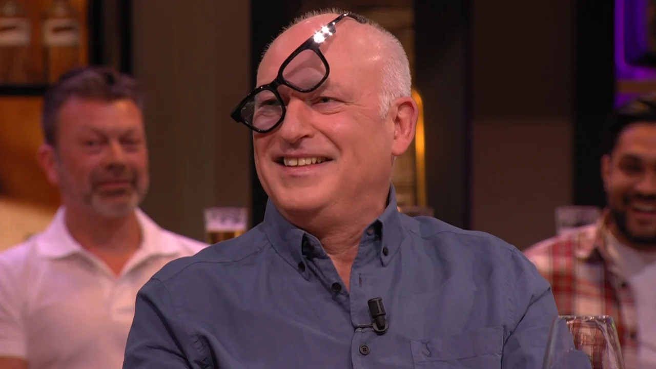 René zag priester keihard vallen tijdens uitvaart Willibrord Frequin