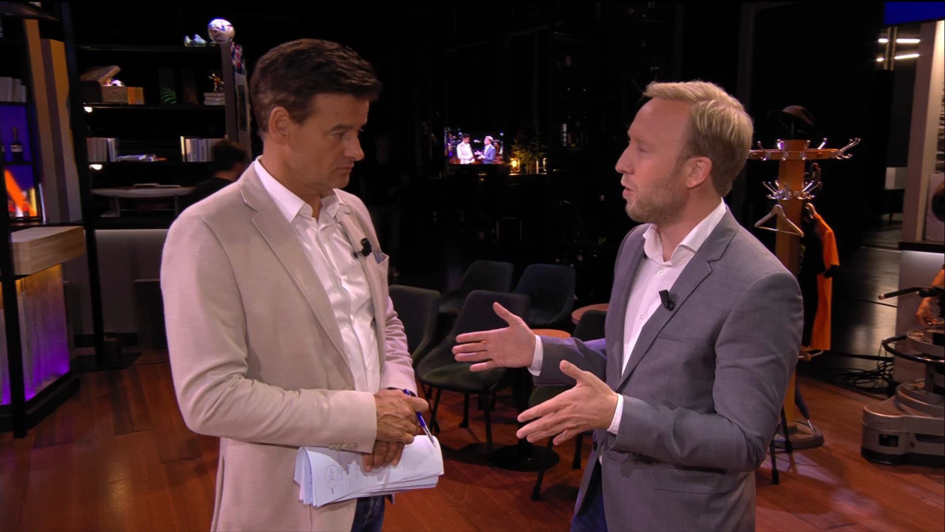 Raymond Mens doet suggestie In de Wandelgangen: 'Hij zou een goede tafelgast zijn'