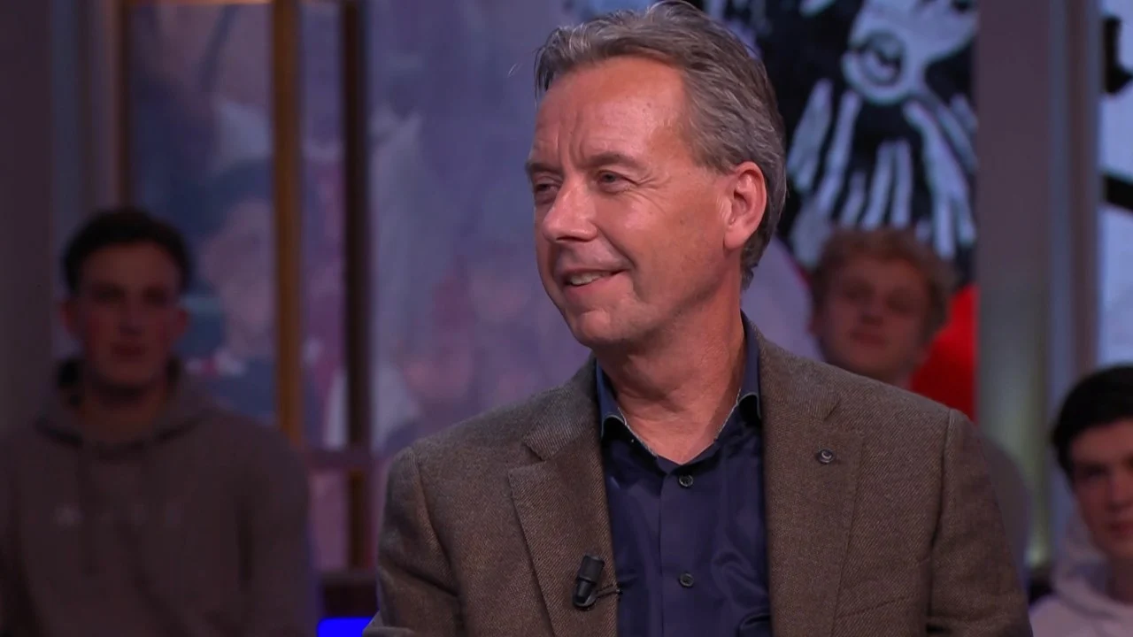 Valentijn heeft transfernieuws: 'Ajax wil Bergwijn én Brobbey naar Amsterdam halen'