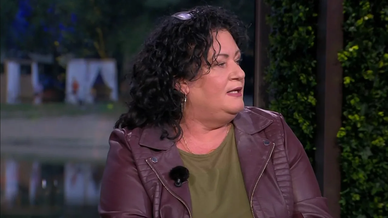 Caroline oneens met uitlatingen Johan: 'Mensen vinden jou ook een gek'