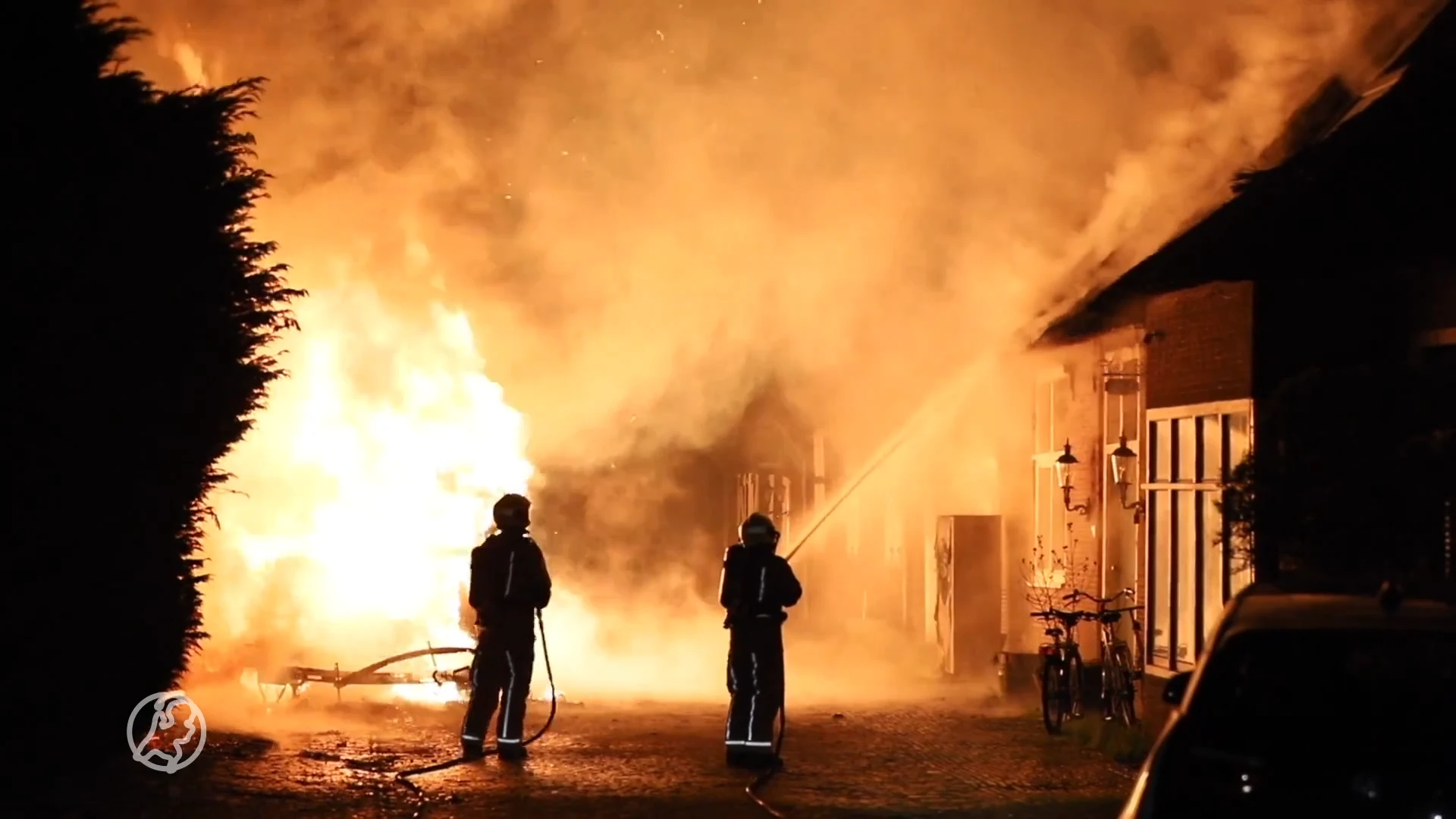 Grote brand verwoest boerderij in Zoetermeer