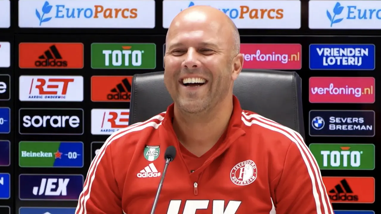 Slot kan lach niet bedwingen na messcherpe opmerking over Hans Kraay jr.