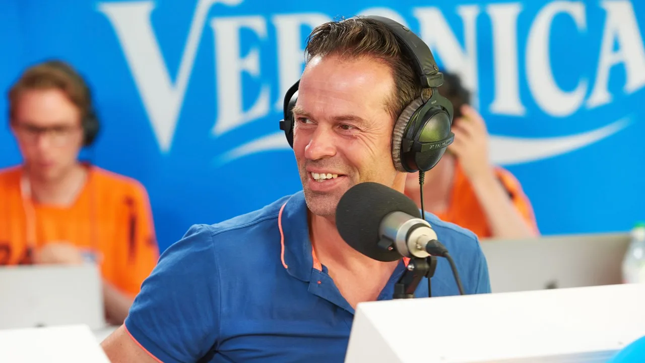 Bas Nijhuis verklapt: déze voetbalanalist doet mee aan Expedi...
