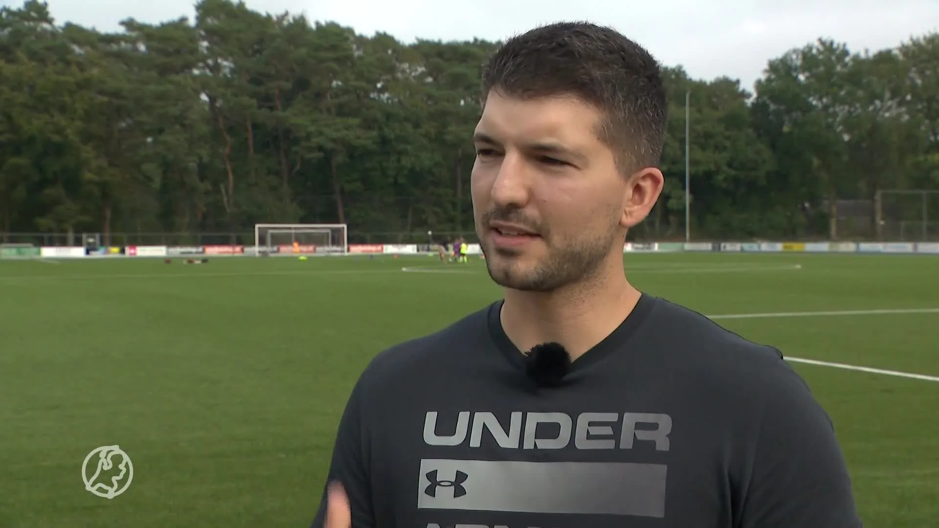 Voetballer slikte ook eens zijn tong in