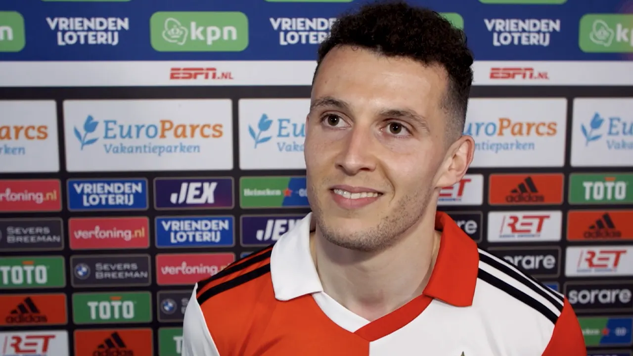 Idrissi over mega-spandoek: 'Dat kan alleen maar hier bij Feyenoord'