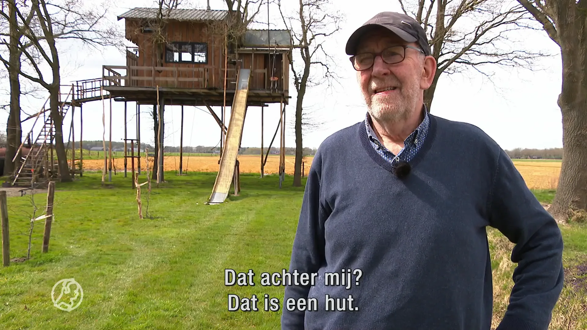 Opa Arend bouwt droomboomhut voor kleinkinderen en stiekem ook voor zichzelf