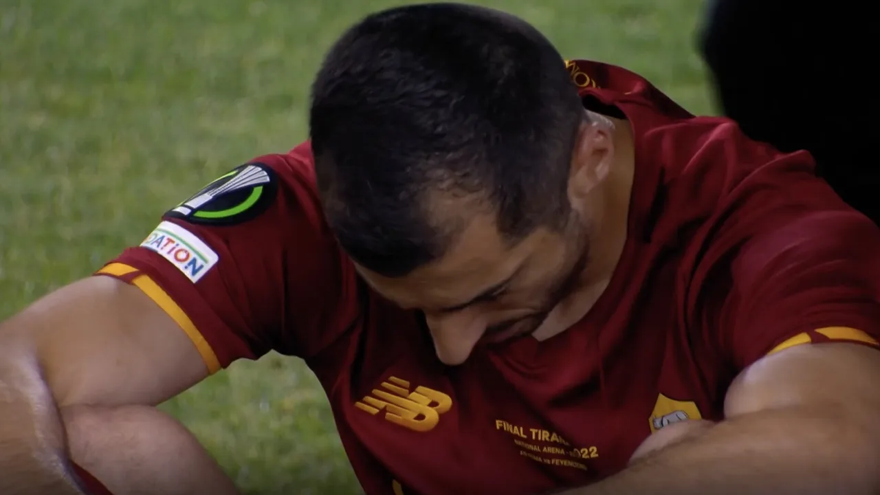 Domper voor AS Roma: Mkhitaryan moet na vijftien minuten het veld geblesseerd verlaten