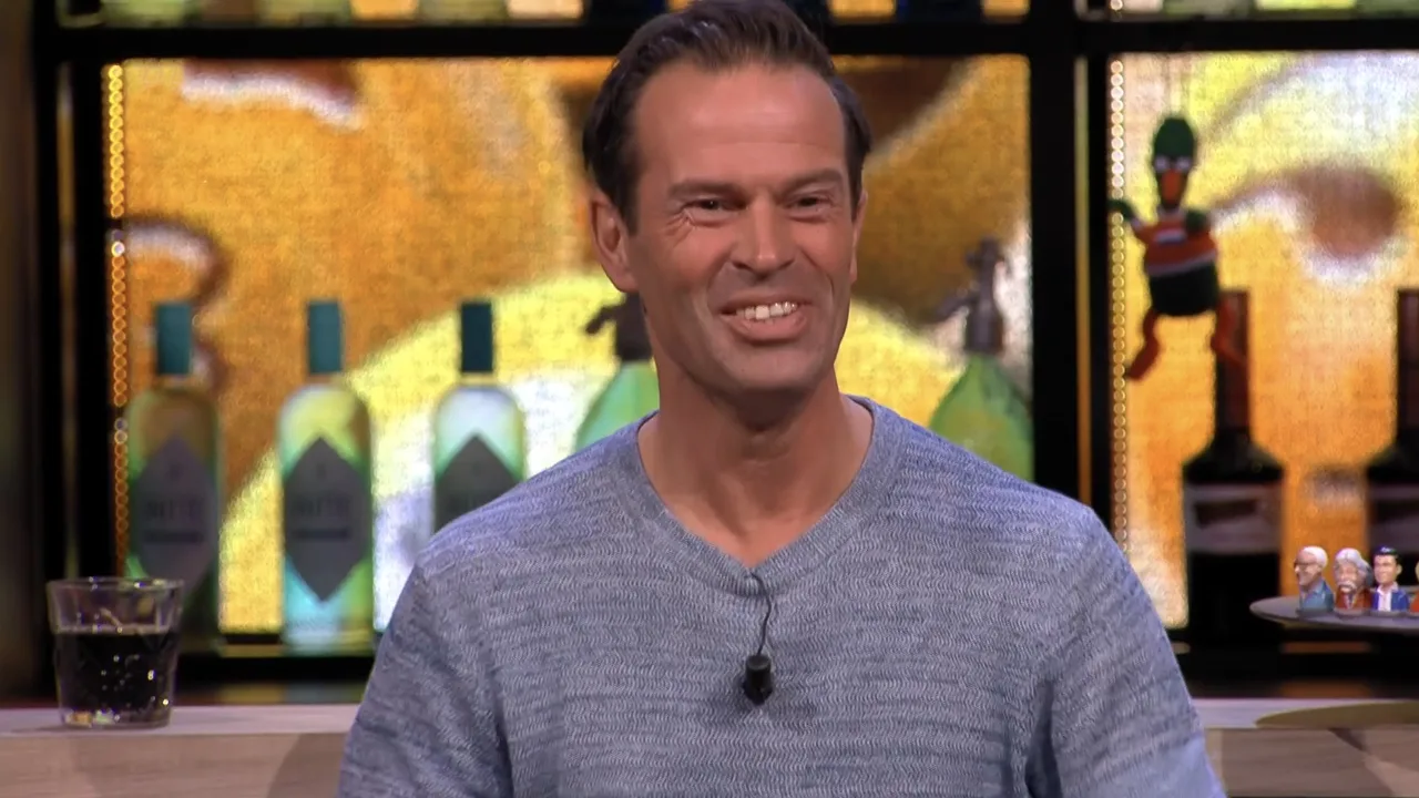 Hoe Bas Nijhuis op geniale wijze afrekent met haatberichten op social media