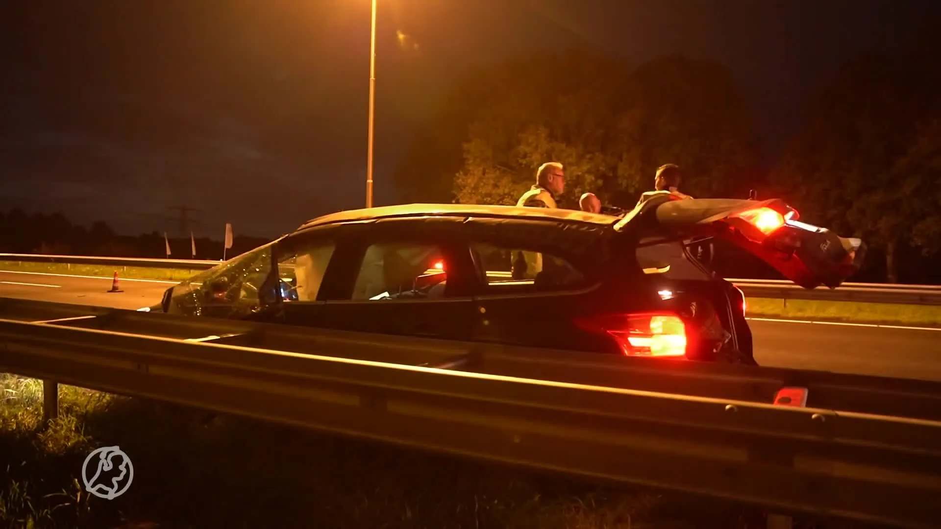 Vijf jongeren (zwaar)gewond na heftige crash op A50