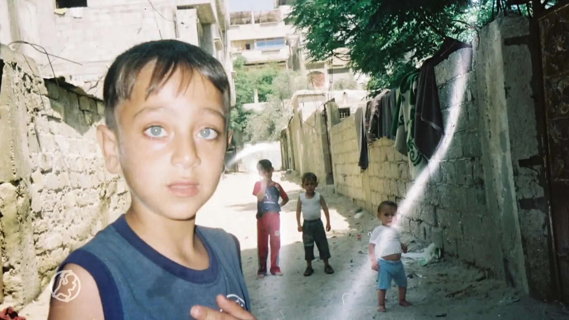 Arthur verstuurde tien jaar geleden camera's over de hele wereld en publiceert nu pas de foto's