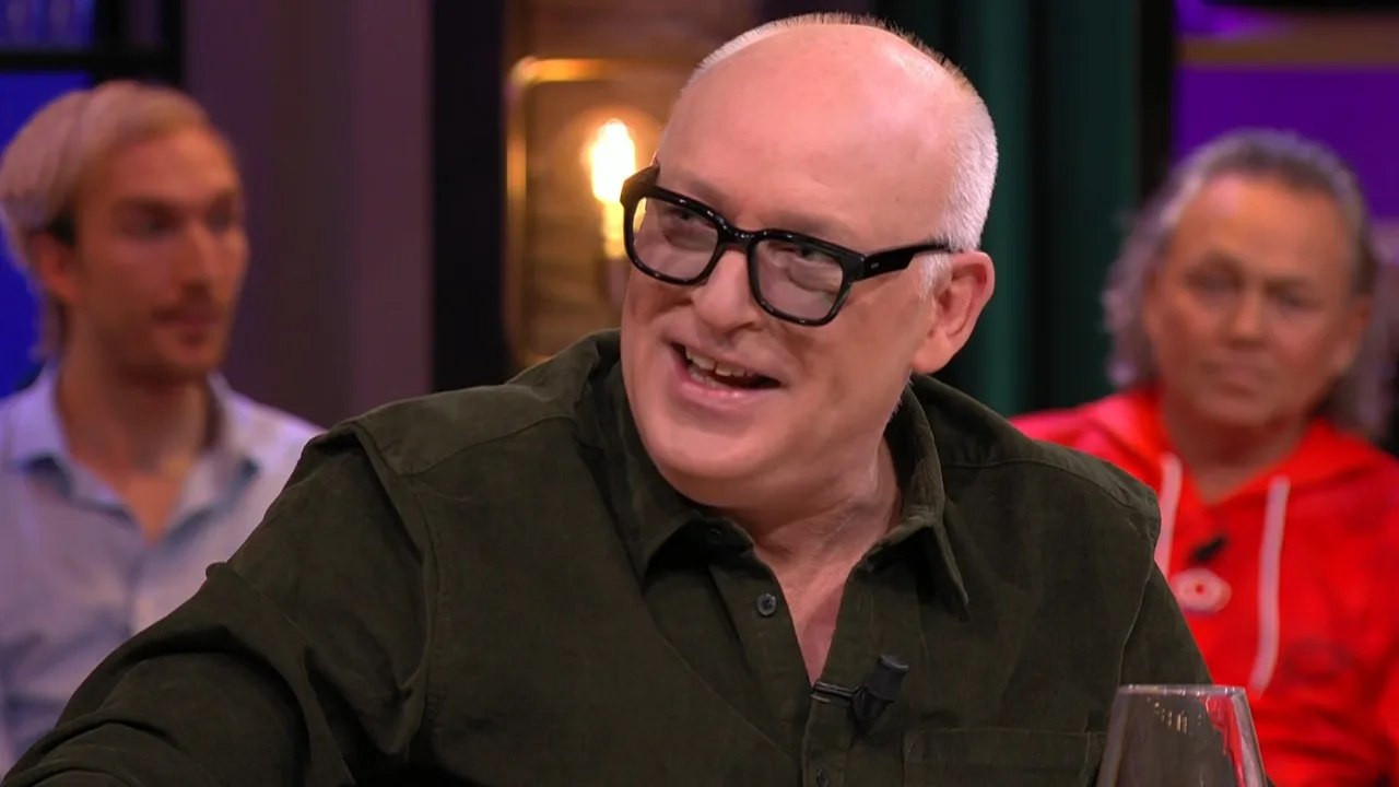 'Stella Bergsma zit nu in d'r blote k*t naar ons te kijken!'