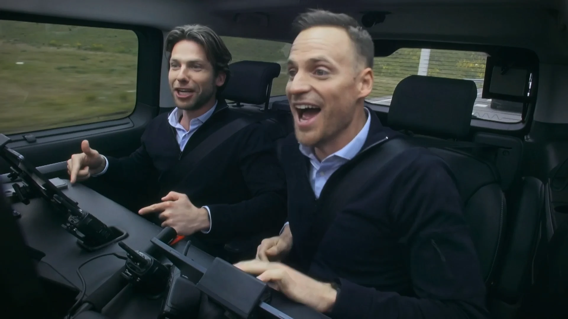 Geniale actie Olcay en Ruud zorgt voor KIPPENVEL