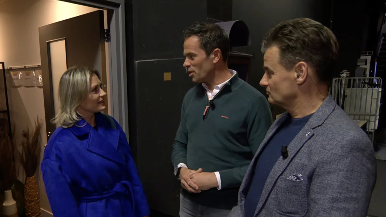 Roxane hoort Bas en Wilfred In de Wandelgangen en breekt in: 'Dat is niet waar!'