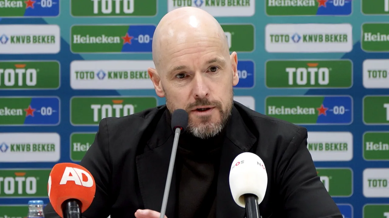 Ten Hag zag dominant Ajax: 'Hebben AZ aan het lopen gebracht'