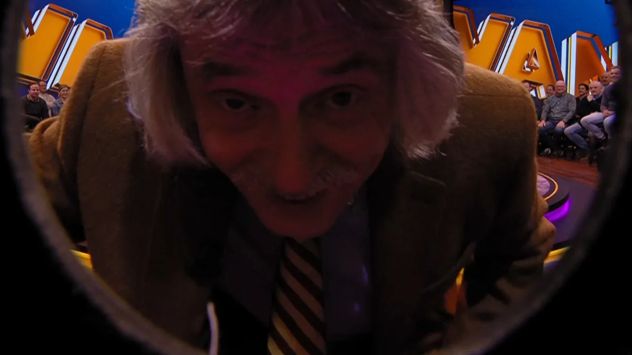 Johan houdt zich aan belofte en doet koekoek: 'Voor Thijs!'