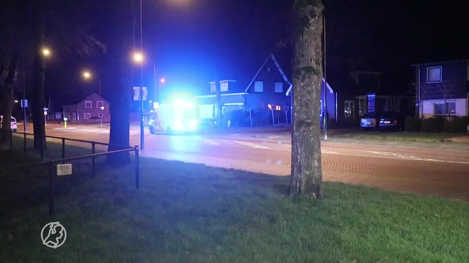 Man zwaargewond na steekpartij in Apeldoorn, politie valt huis van verdachte binnen