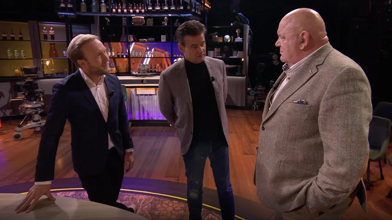 Wilfred spreekt Raymond en Pieter streng toe: 'Dat is tegen de regels van dit programma!'