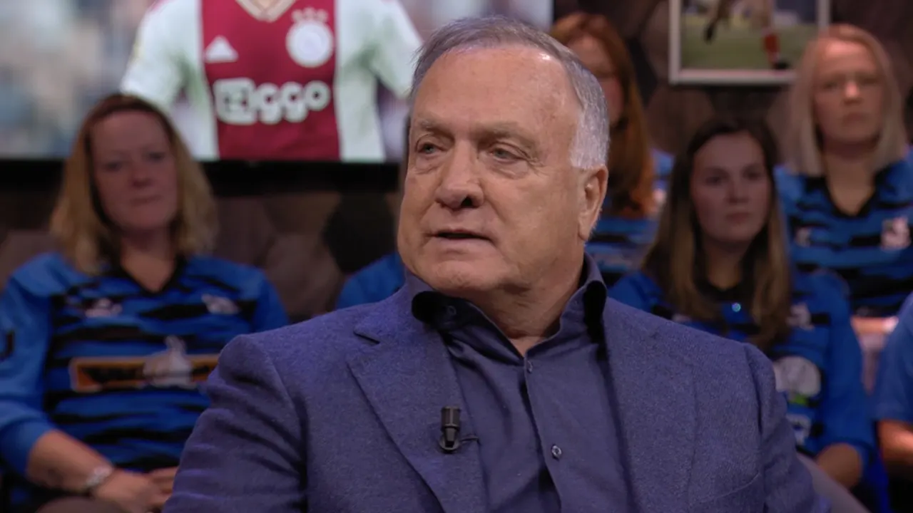 Dick adviseert Alfred Schreuder: 'Je kan Berghuis toch rechtsbuiten zetten?!'