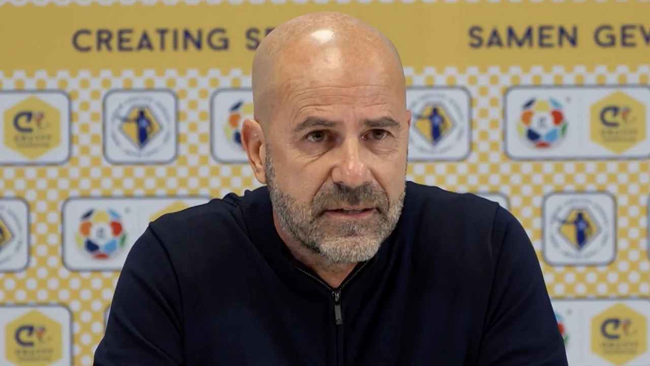 Bosz vol onbegrip: 'Dat vind ik zo’n onbelangrijke en rare vraag'