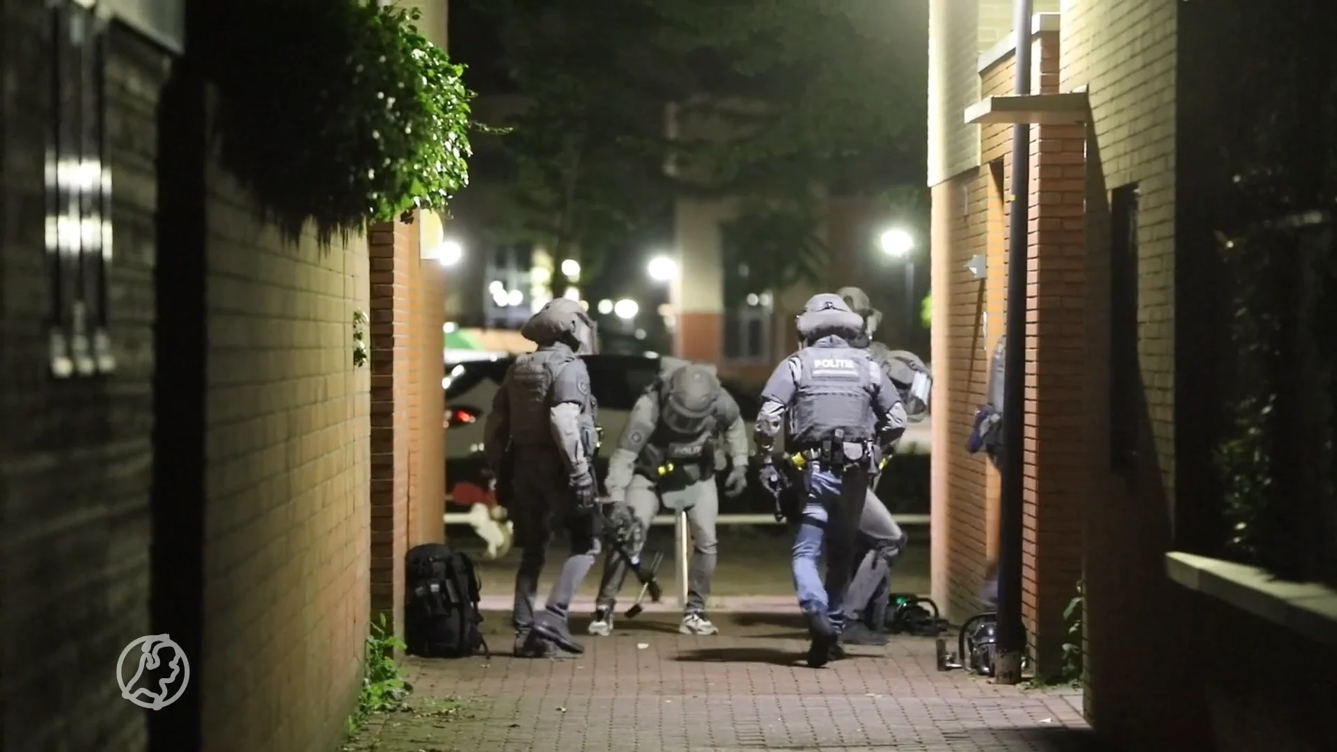 'Klopjacht op voortvluchtige Bretly D. in woonwijk Doetinchem'