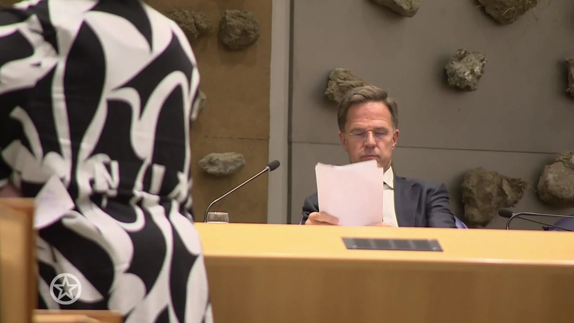 Derksen over zomerstop en vertrek Rutte