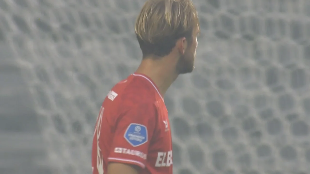 KANS: Vlap ziet schot gekeerd worden door doelman van Hammarby IF