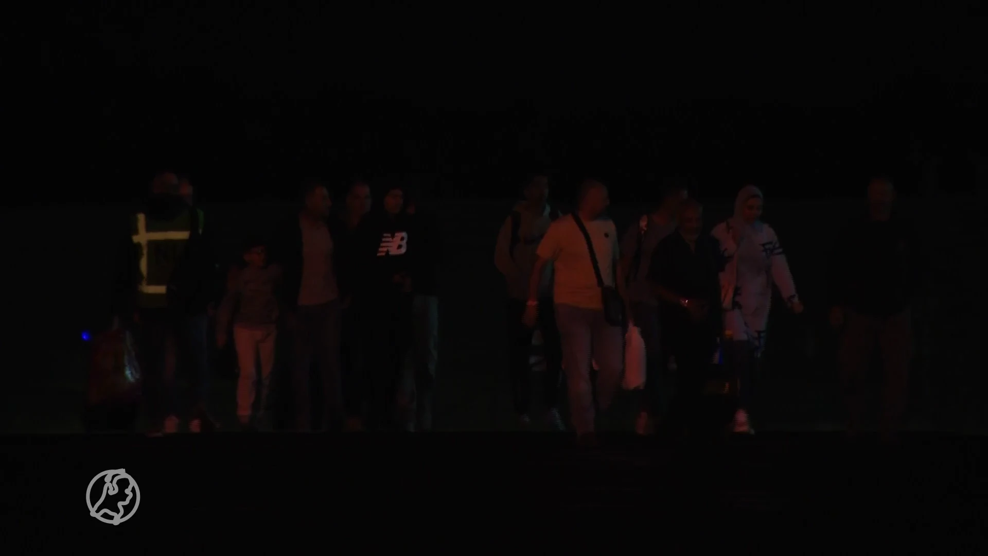 Eerste vliegtuig met Nederlanders uit Gaza geland in Eindhoven