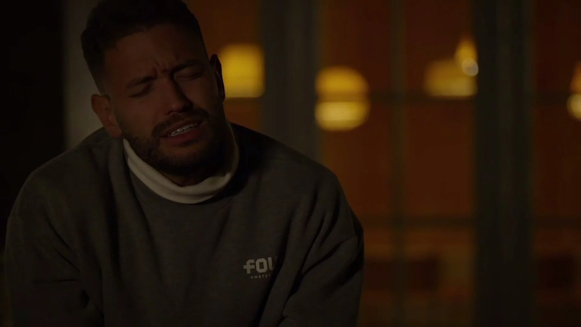 Johnny de Mol heeft een emotioneel gesprek met Rolf Sanchez