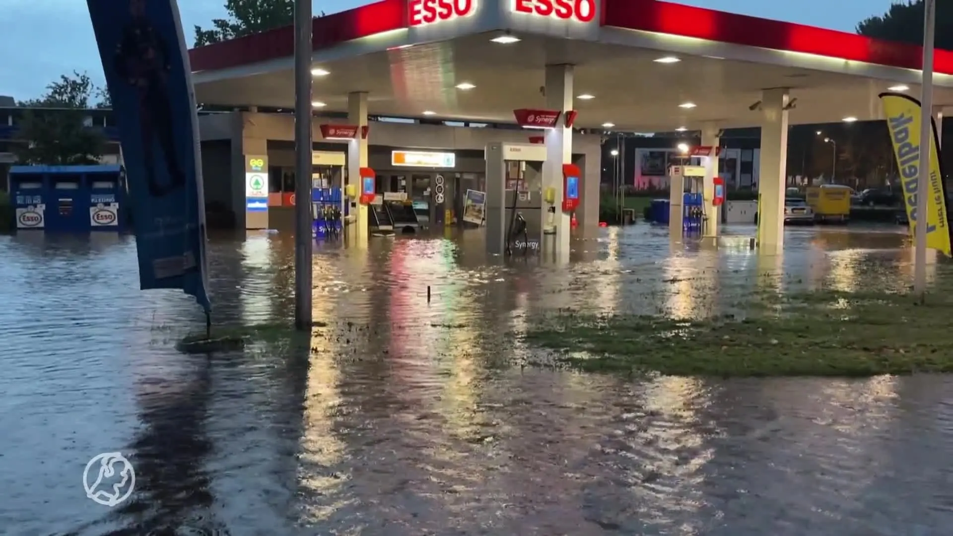 Hevige onweersbuien in Limburg: drukte bij meldkamer en snelwegen dicht om wateroverlast