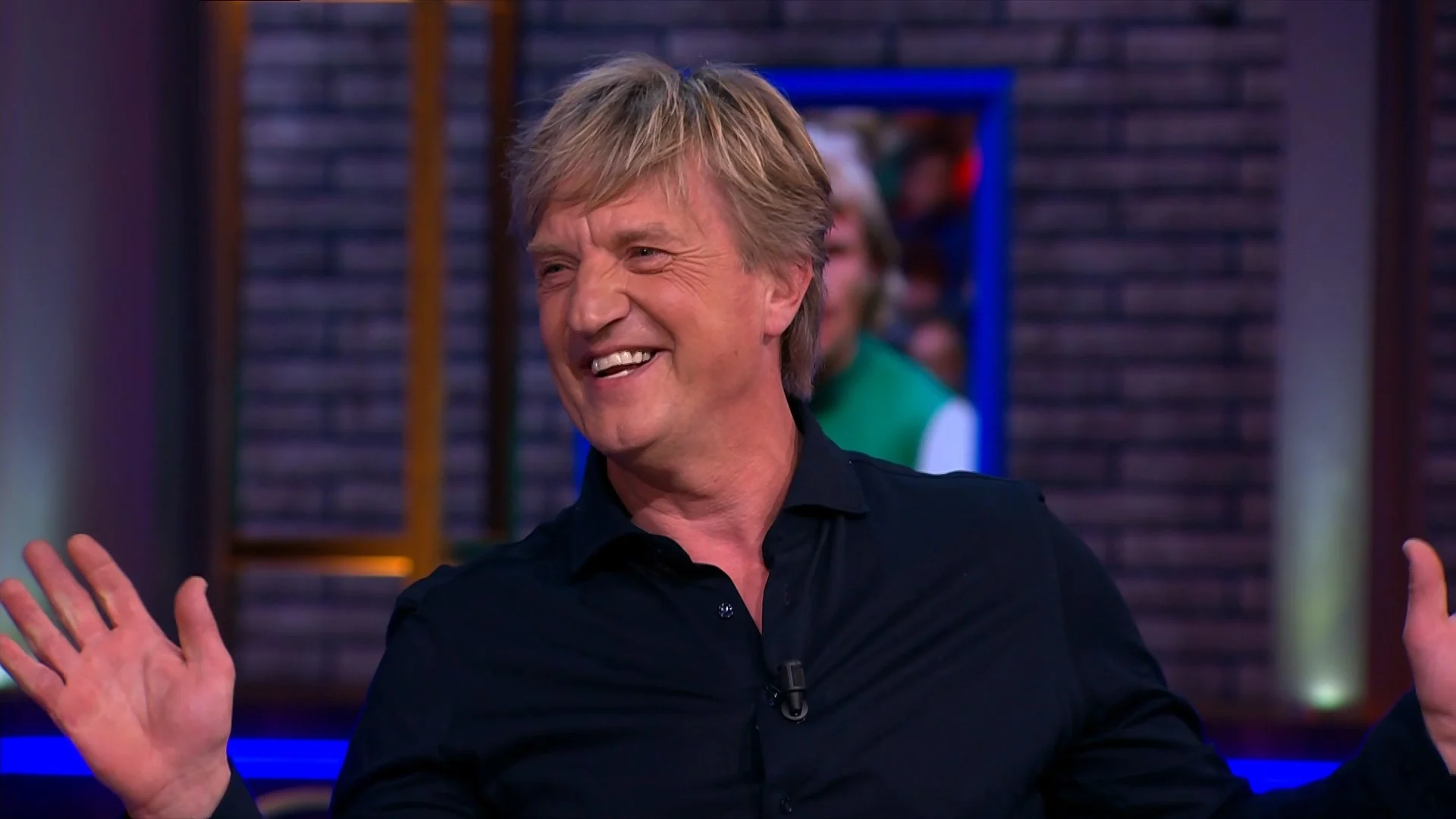 Wim gesignaleerd in een boot met Dumfries: 'Stiekemerd!'