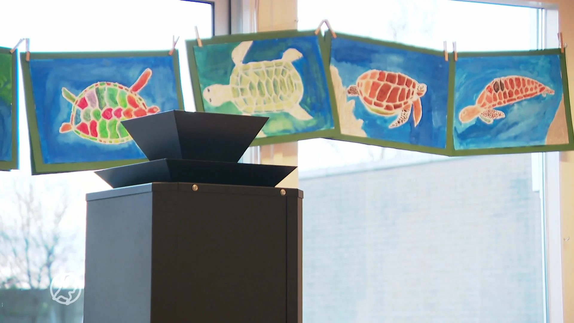 Basisscholen in Staphorst dolblij met speciale luchtfilters tegen corona