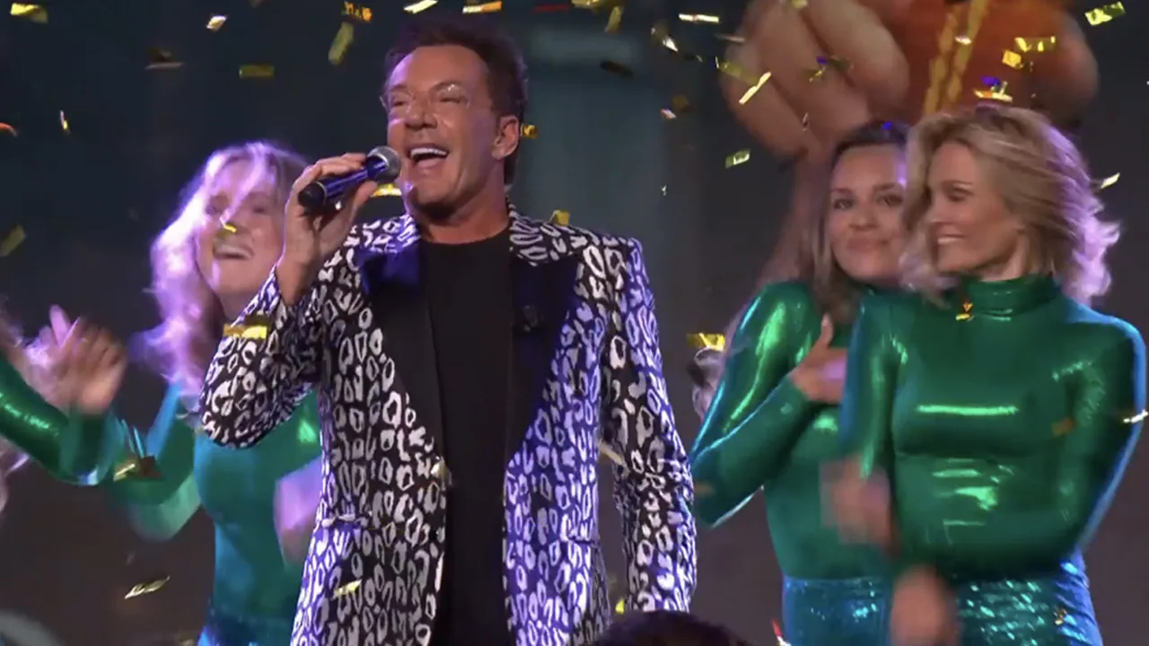 Gerard Joling sluit Vandaag Inside-uitzending swingend af: 'Ga je met me mee?'