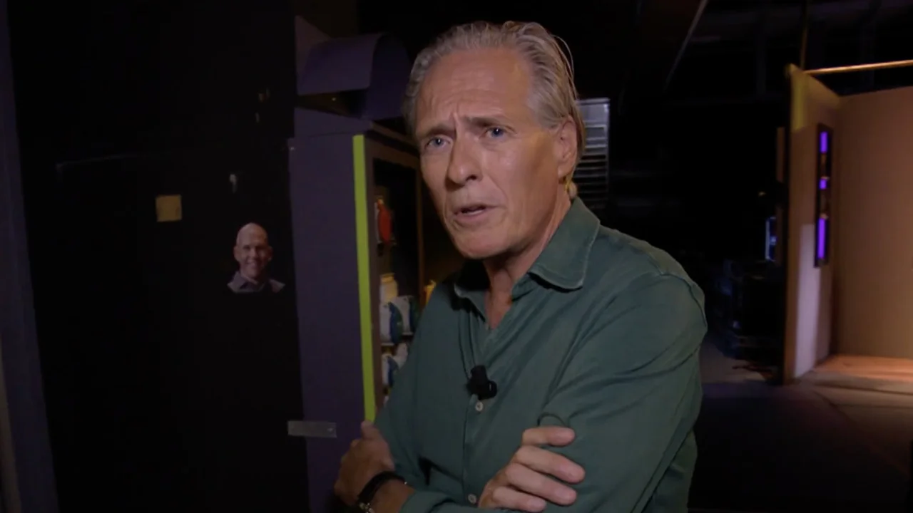 Jort Kelder is er klaar mee In de Wandelgangen: 'Stop je nou een keer met die camera?!'