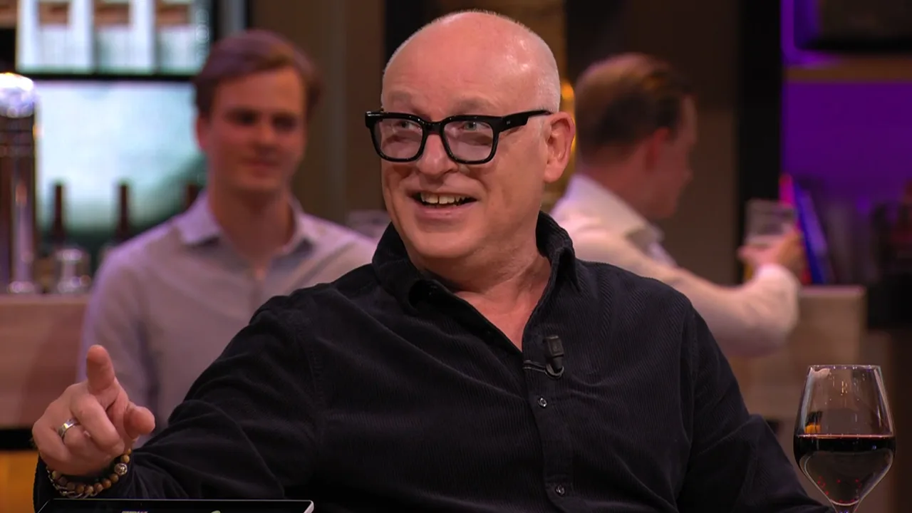 René imiteert Studio Voetbal-gesprek over opvolging Erik ten Hag bij Ajax