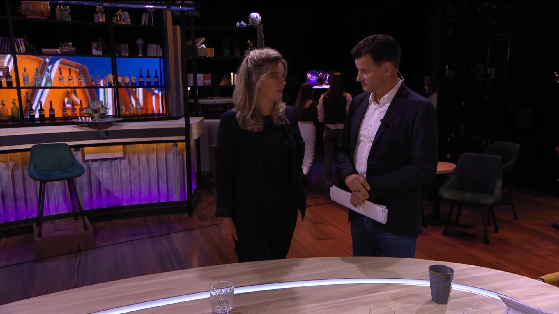 In de Wandelgangen met Merel Ek: 'Het is hier een warm bad, waar alle problemen worden opgelost'