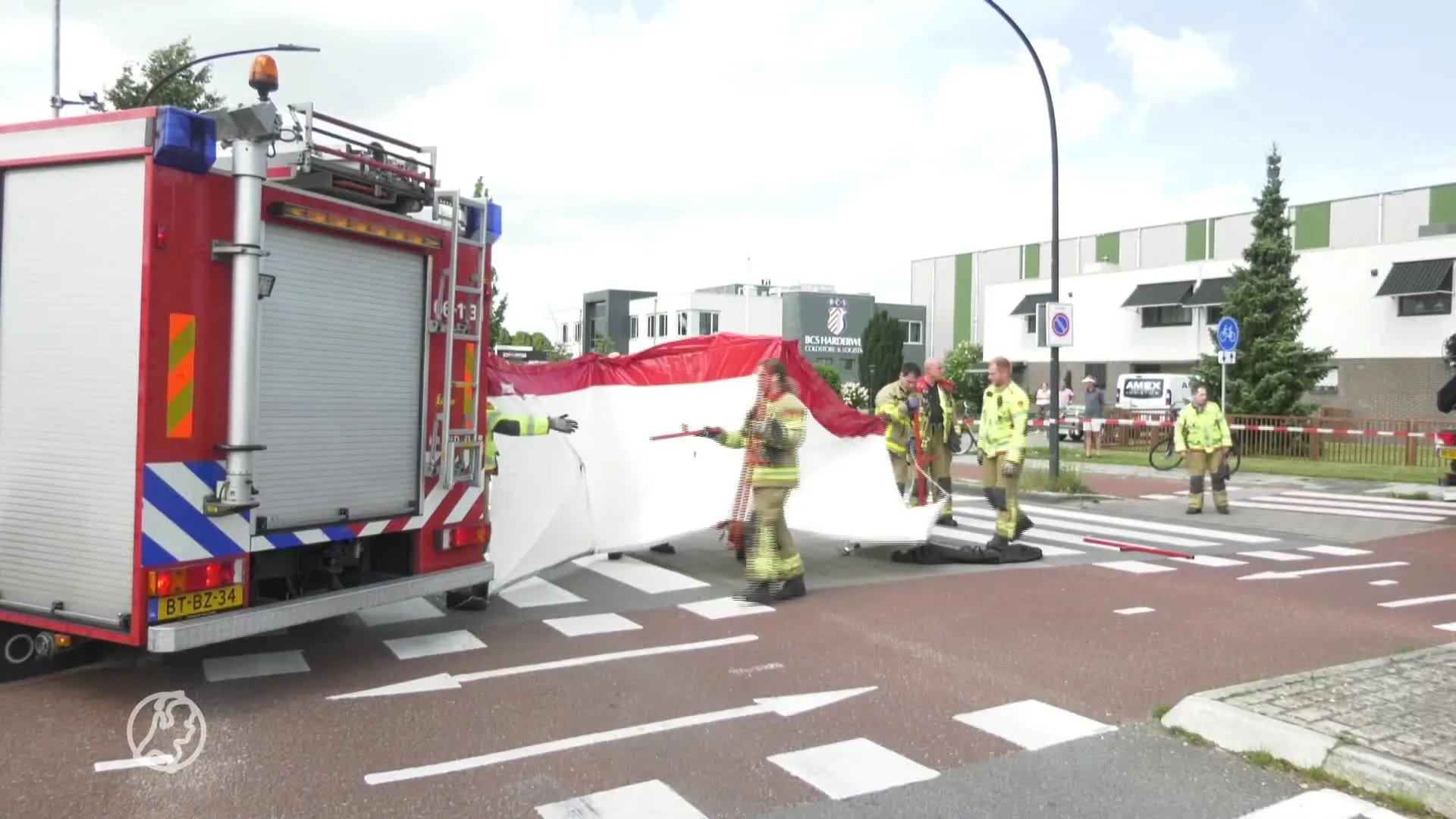 Fietser overleden na botsing met vrachtwagen in Harderwijk