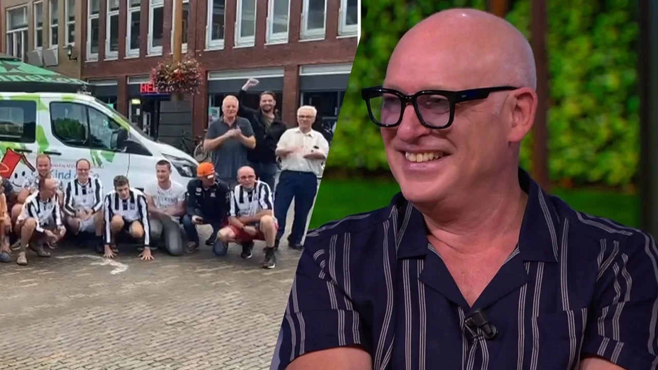 G-team krijgt nieuwe spelersbus en zingt René toe: 'Reneetje bedankt!'