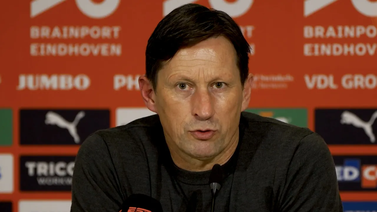 Schmidt verklaart wissel Veerman: 'Hij presteerde vandaag niet op topniveau''