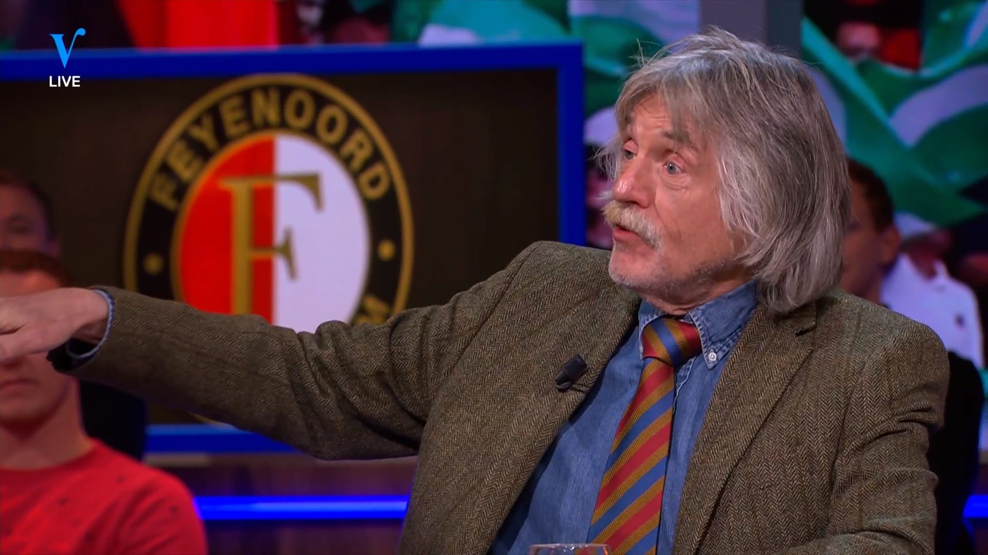 'Dick Advocaat wordt als een klein kind behandeld door Frank ...