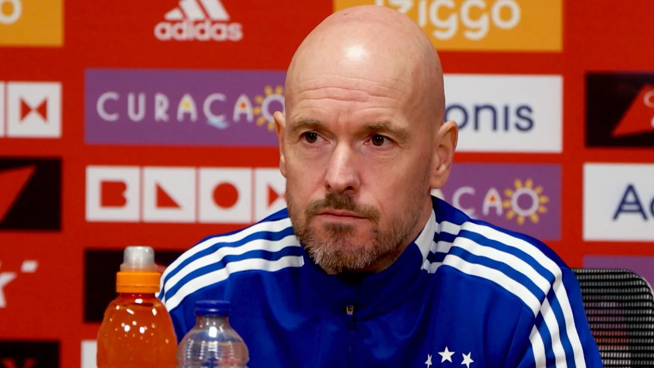 Erik ten Hag blikt vooruit op topper tegen PSV